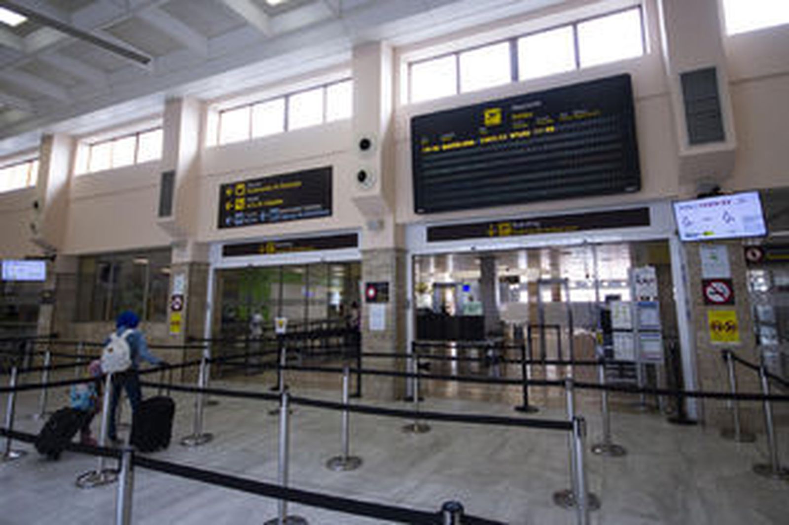 Fotos del aeropuerto de Granada. así ha sido la llegada del vuelo de Barcelona