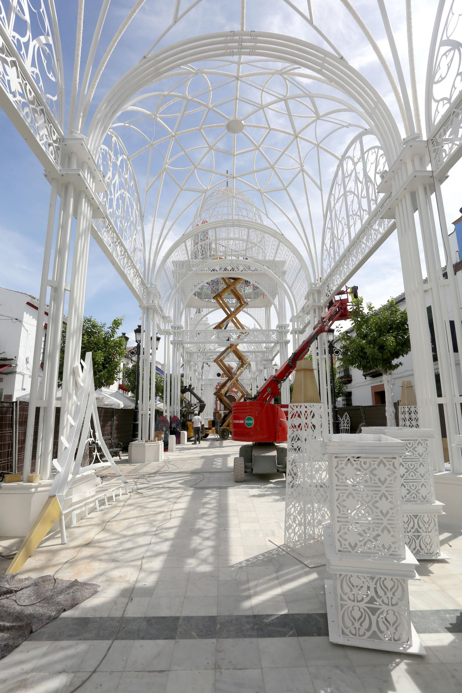 Imágenes de los preparativos en almonte y el Rocío para la venida de la Virgen