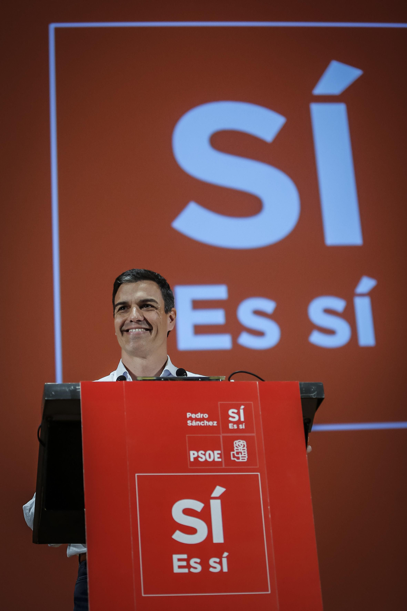 El mitin de Pedro Sánchez en Cádiz, en imágenes