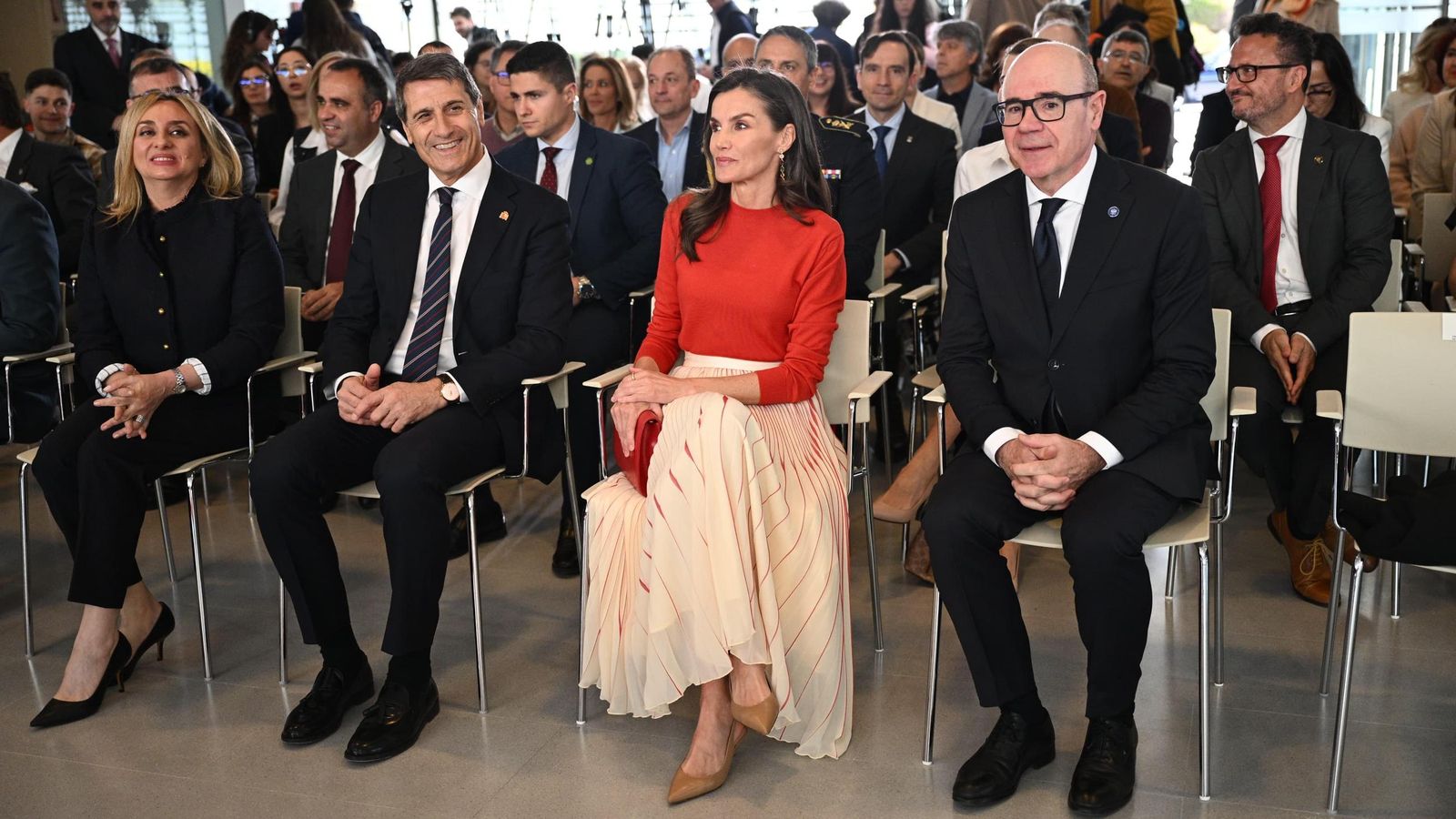 La visita de Doña Letizia a la Universidad de Granada, en imágenes