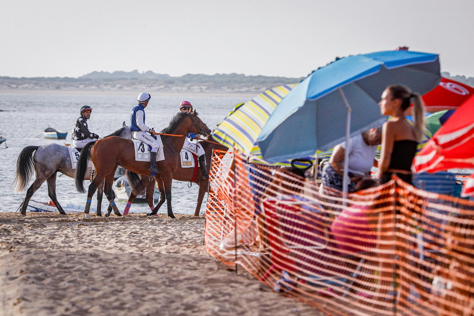 Imágenes de la segunda jornada del ciclo inicial de las Carreras de Caballos de Sanlúcar 2025