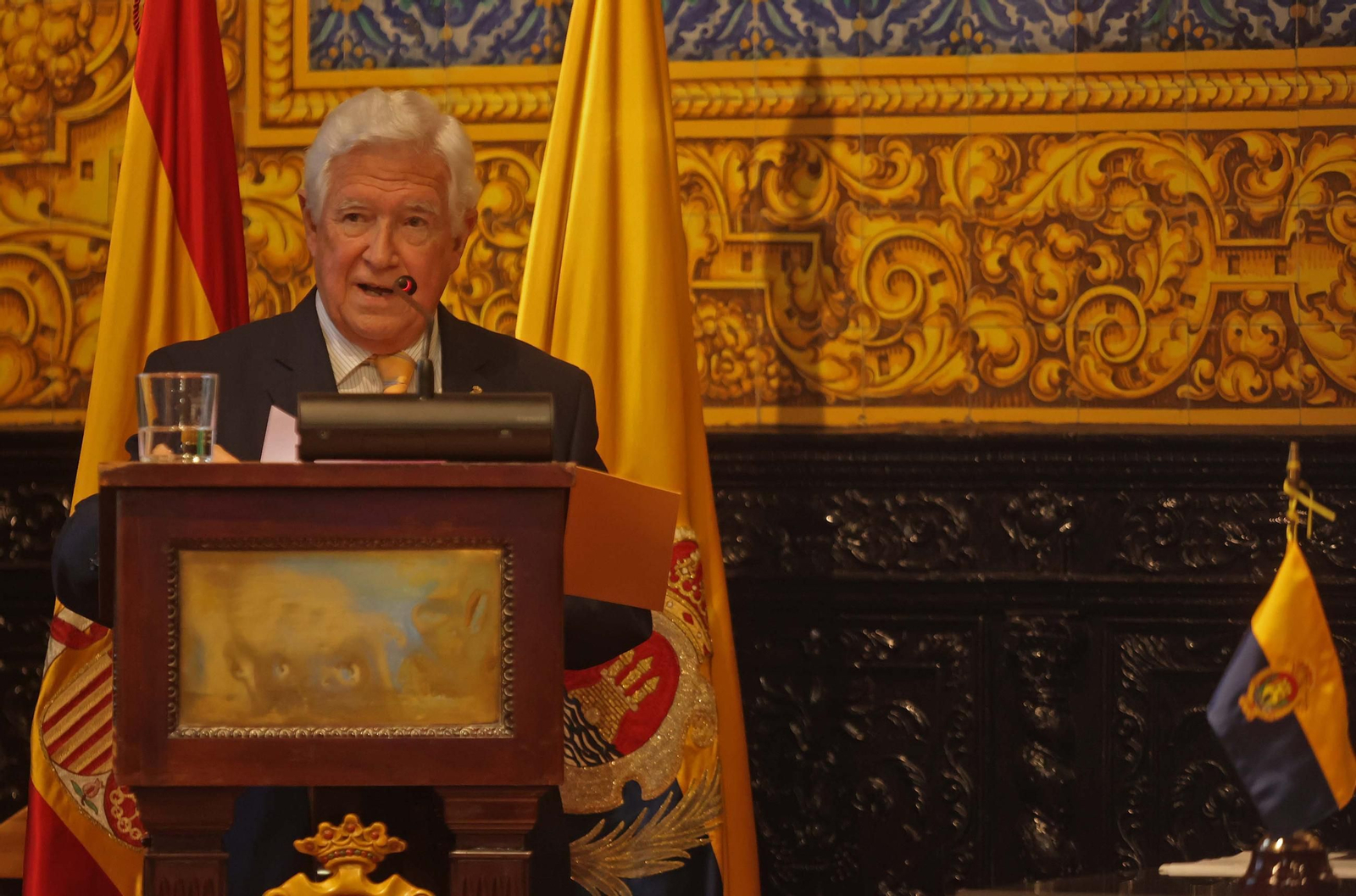 Fotos del acto de reconocimiento a Crescencio Torés en el Ayuntamiento de Algeciras