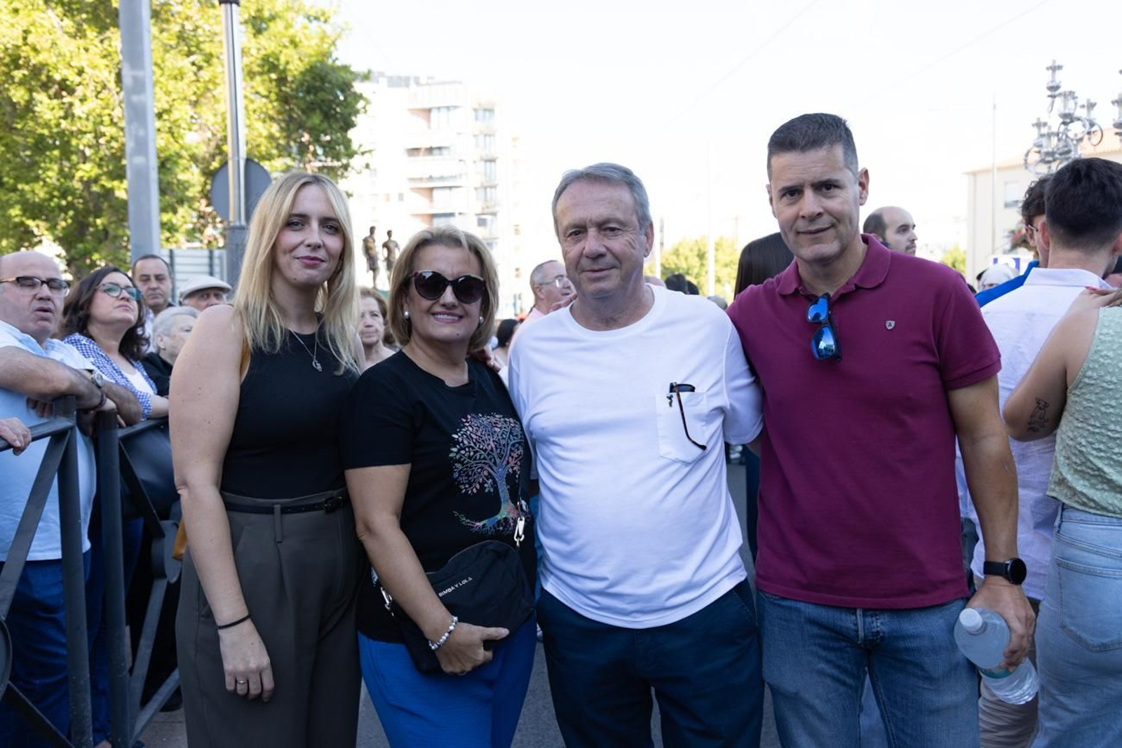 Un Jaén repleto de fieles acompañan los traslados de las veinte imágenes de la Magna (I)