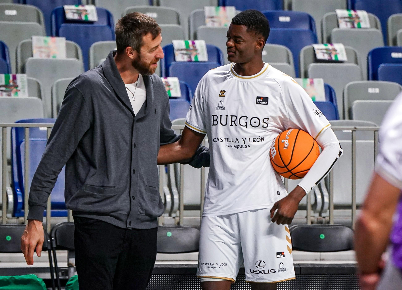 Fran Vázquez y Yannick Nzosa, antes del partido.