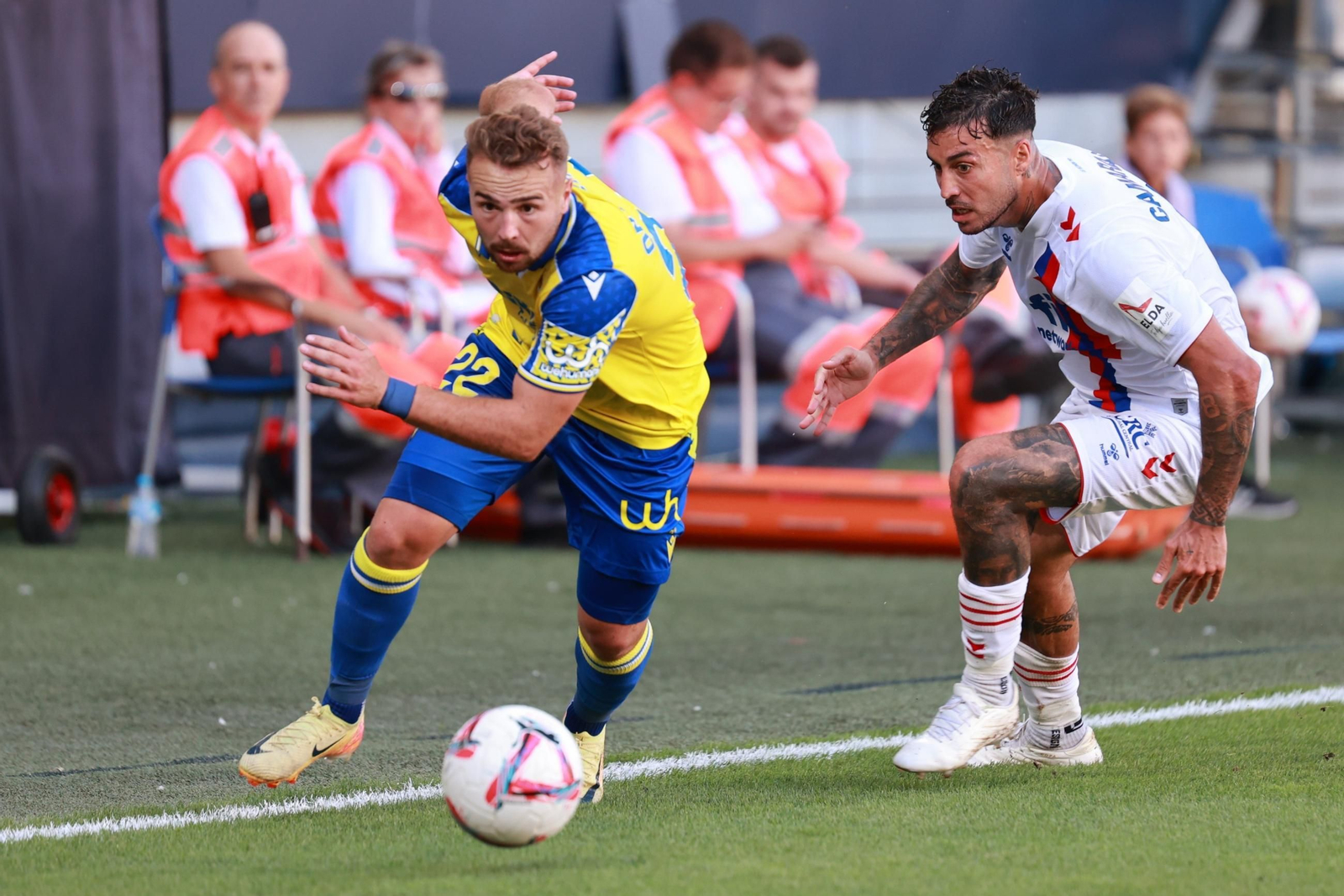 Búscate entre las fotos del partido de fútbol Cádiz CF - CD Eldense
