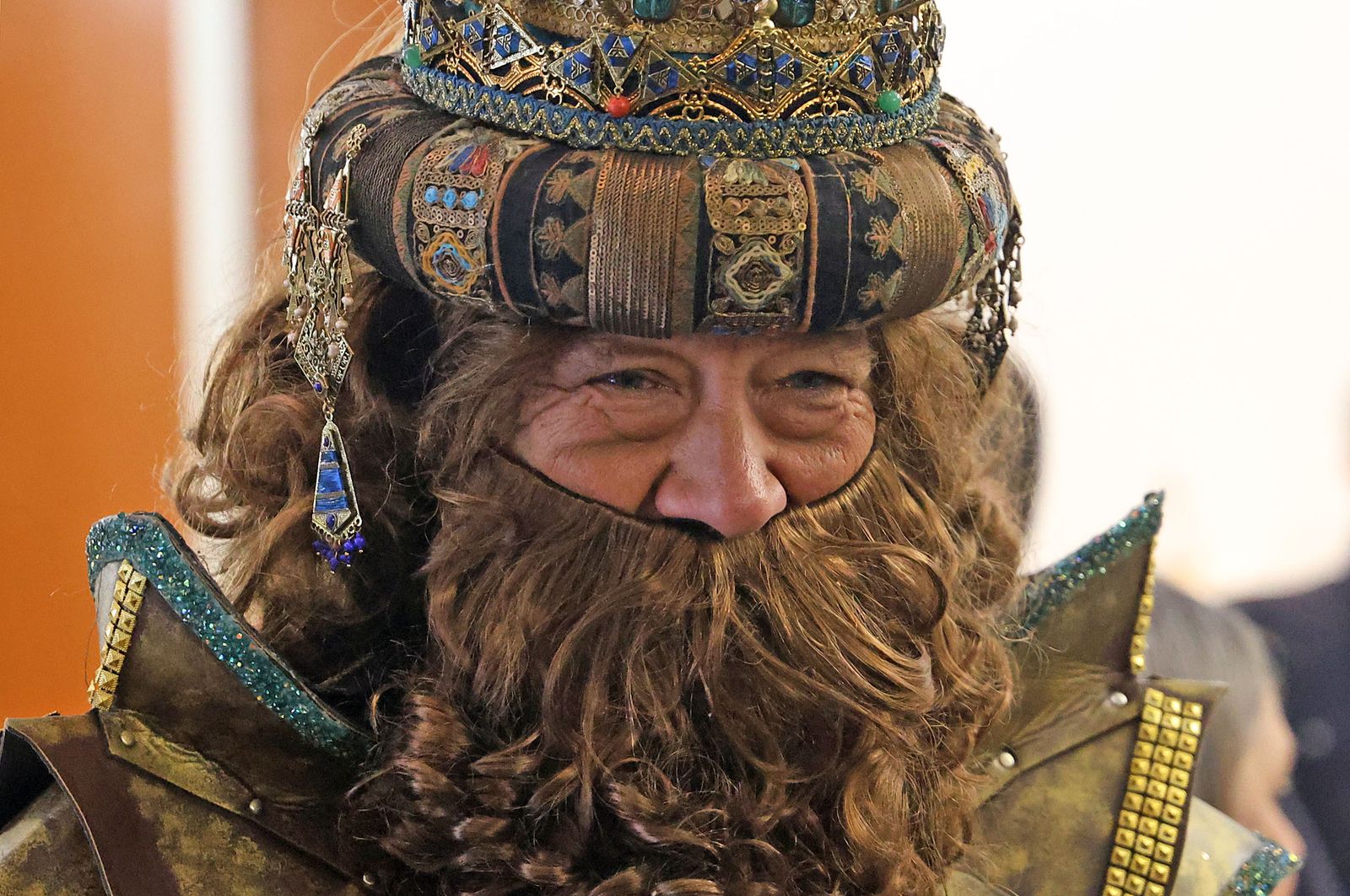 Reyes Magos de Huelva 2025: Imágenes de la visita a la Residencia María Nazaret