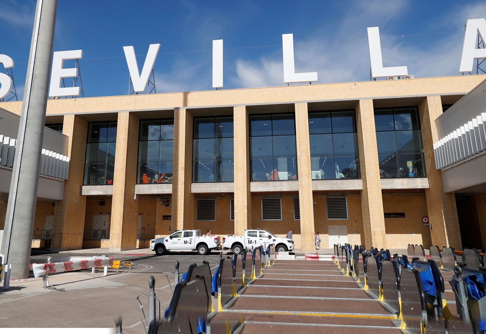 Paros parciales de los controladores aéreos de Sevilla y otras ciudades en marzo