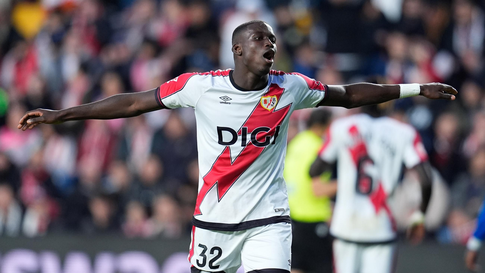 Nobel Mendy en el partido del Rayo Vallecano ante el Real Madrid