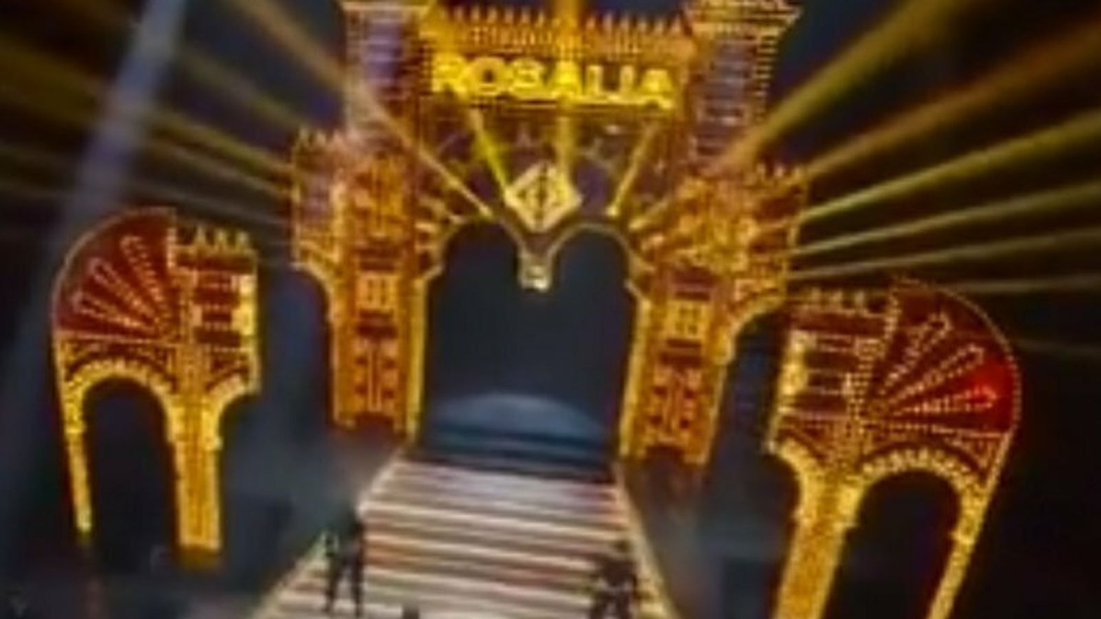 La escenografía de Rosalía.