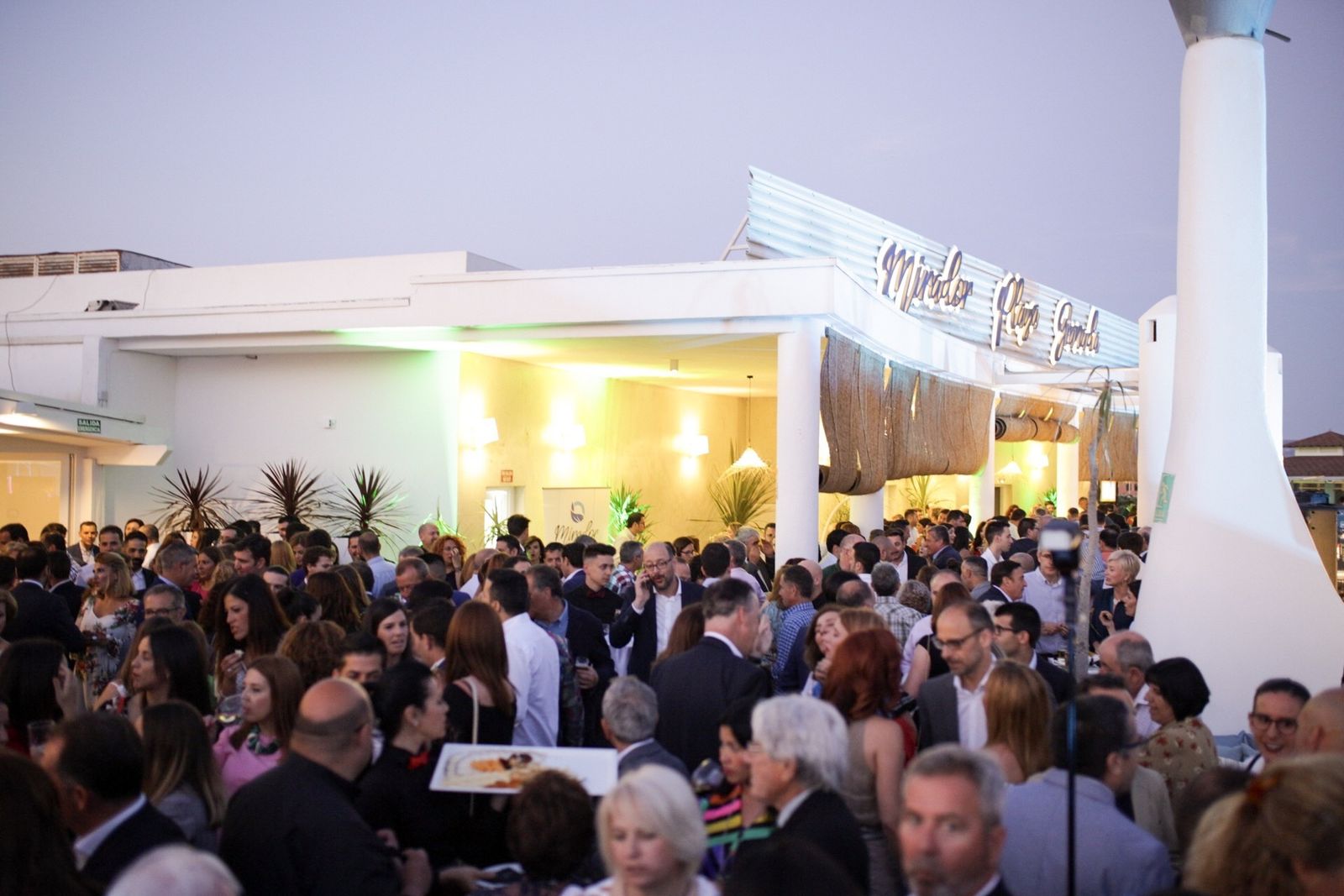 La puesta de largo del Mirador Playa Granada congregó a numerosas personalidades de la ciudad de Motril.