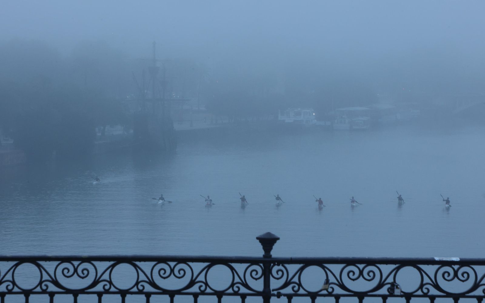 Las imágenes de la niebla en Sevilla