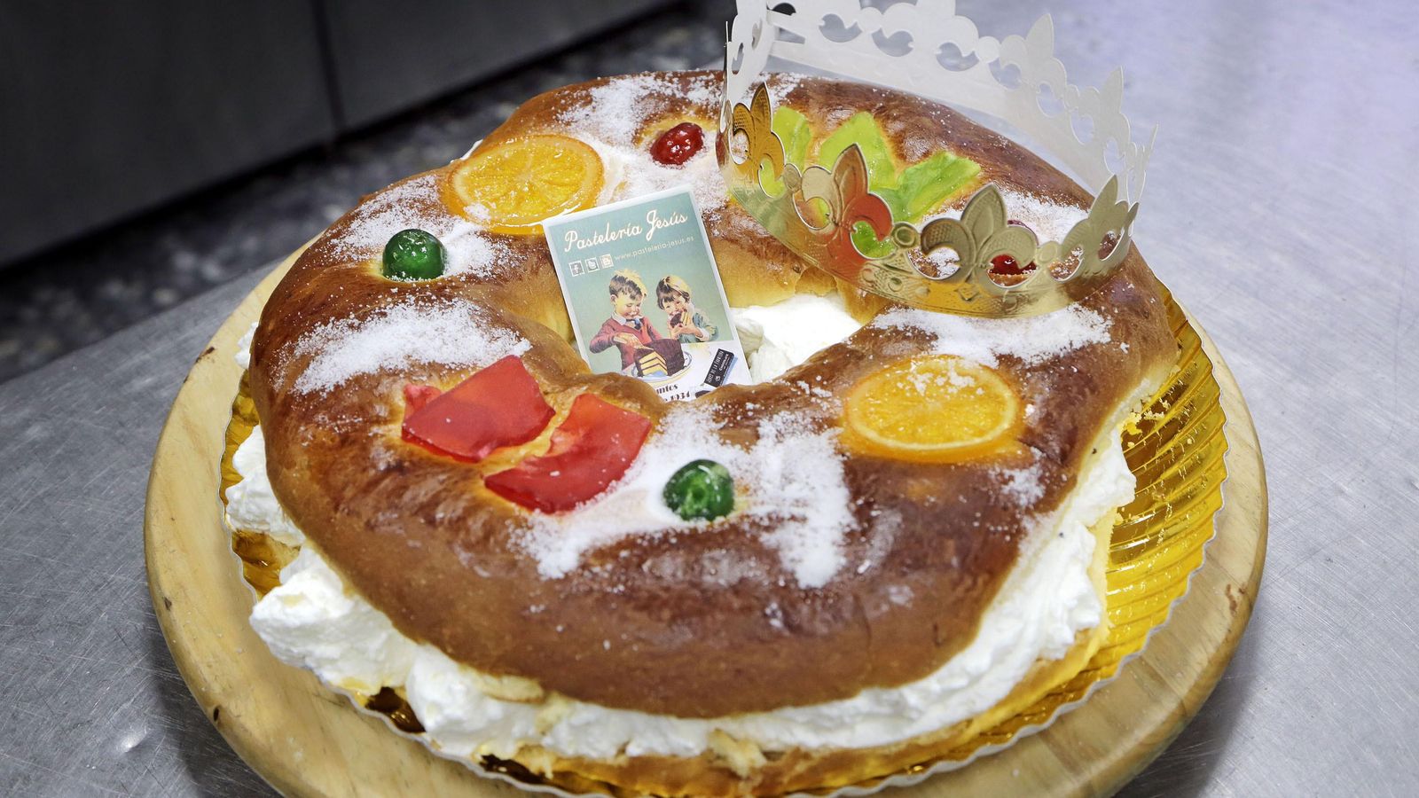 Uno de los roscones de Pastelería Jesús.