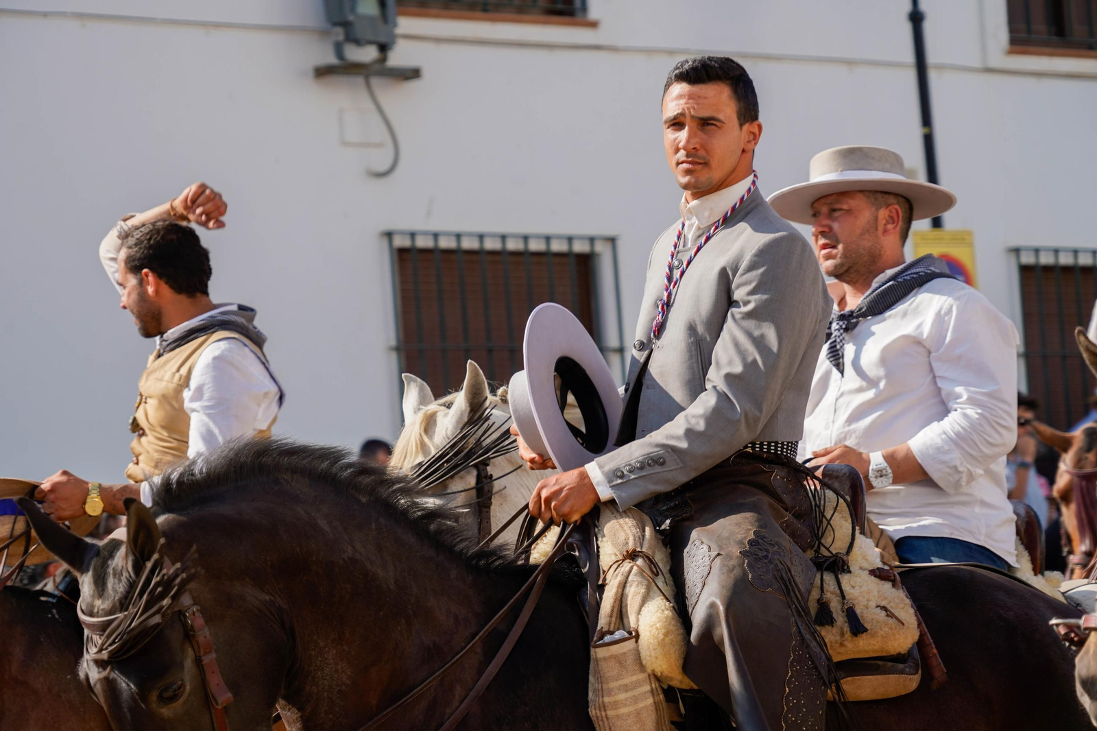 El Rocío 2025: Imágenes de las presentaciones de las hermandades de Huelva ante la Virgen