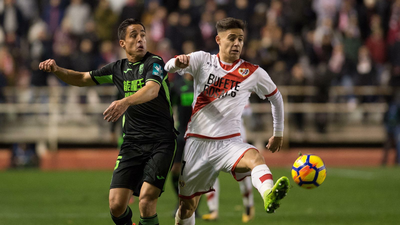 Álex Moreno, en un partido frente al Granada.