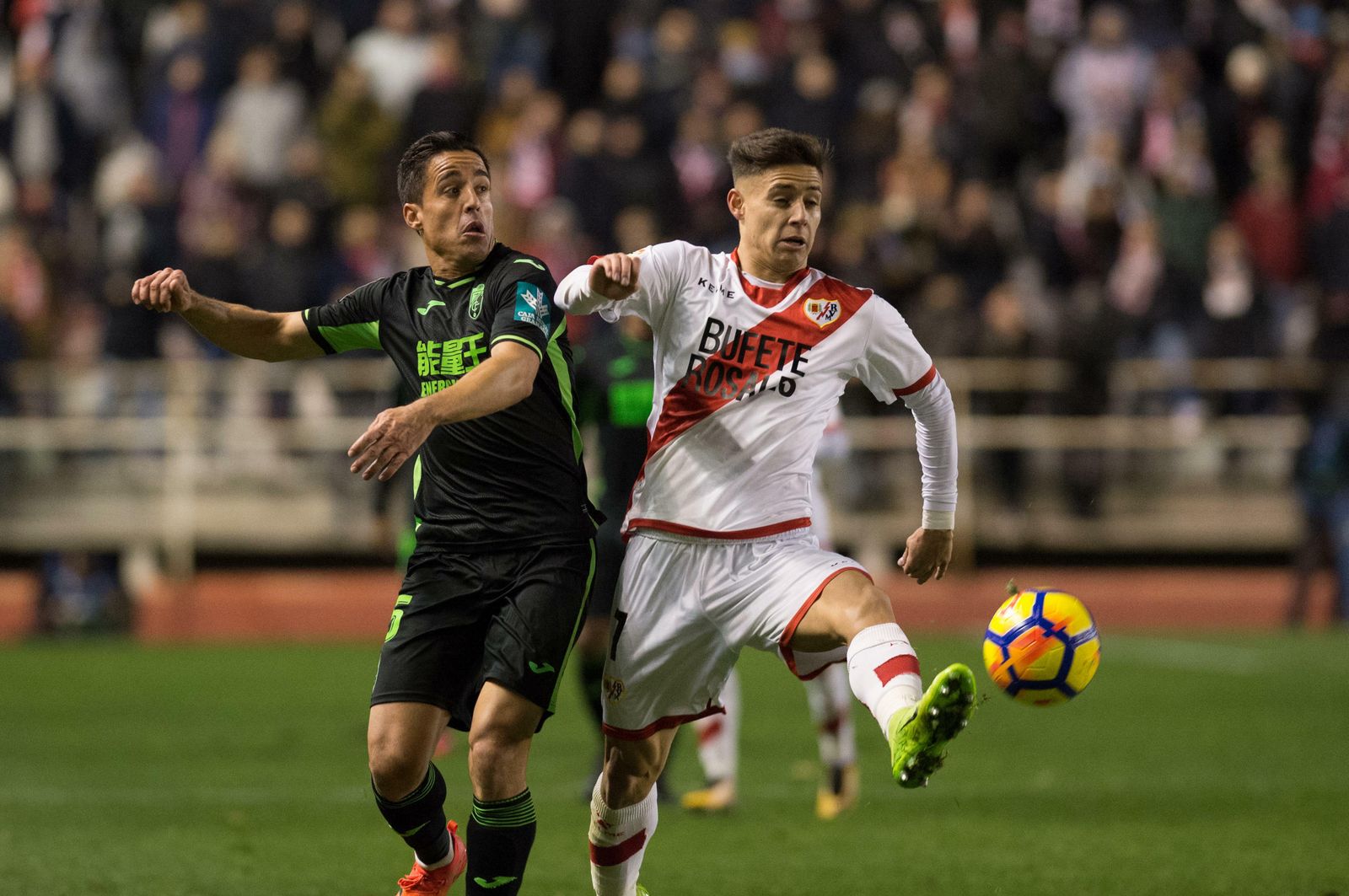 Álex Moreno, en un partido frente al Granada.
