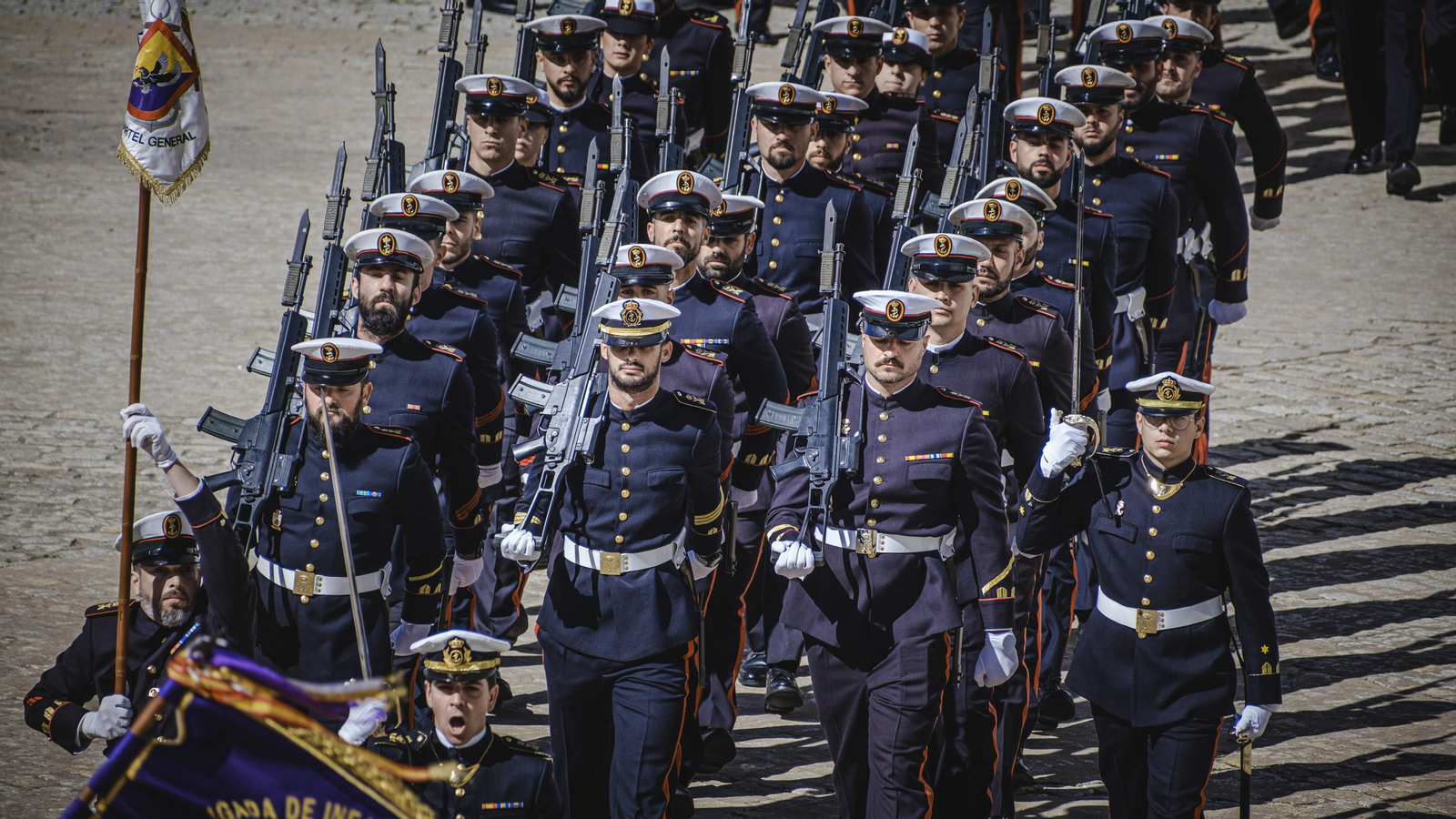 Parada Militar por el 487º aniversario de Infantería de Marina. Parada Militar por el 487º aniversario de Infantería de Marina.