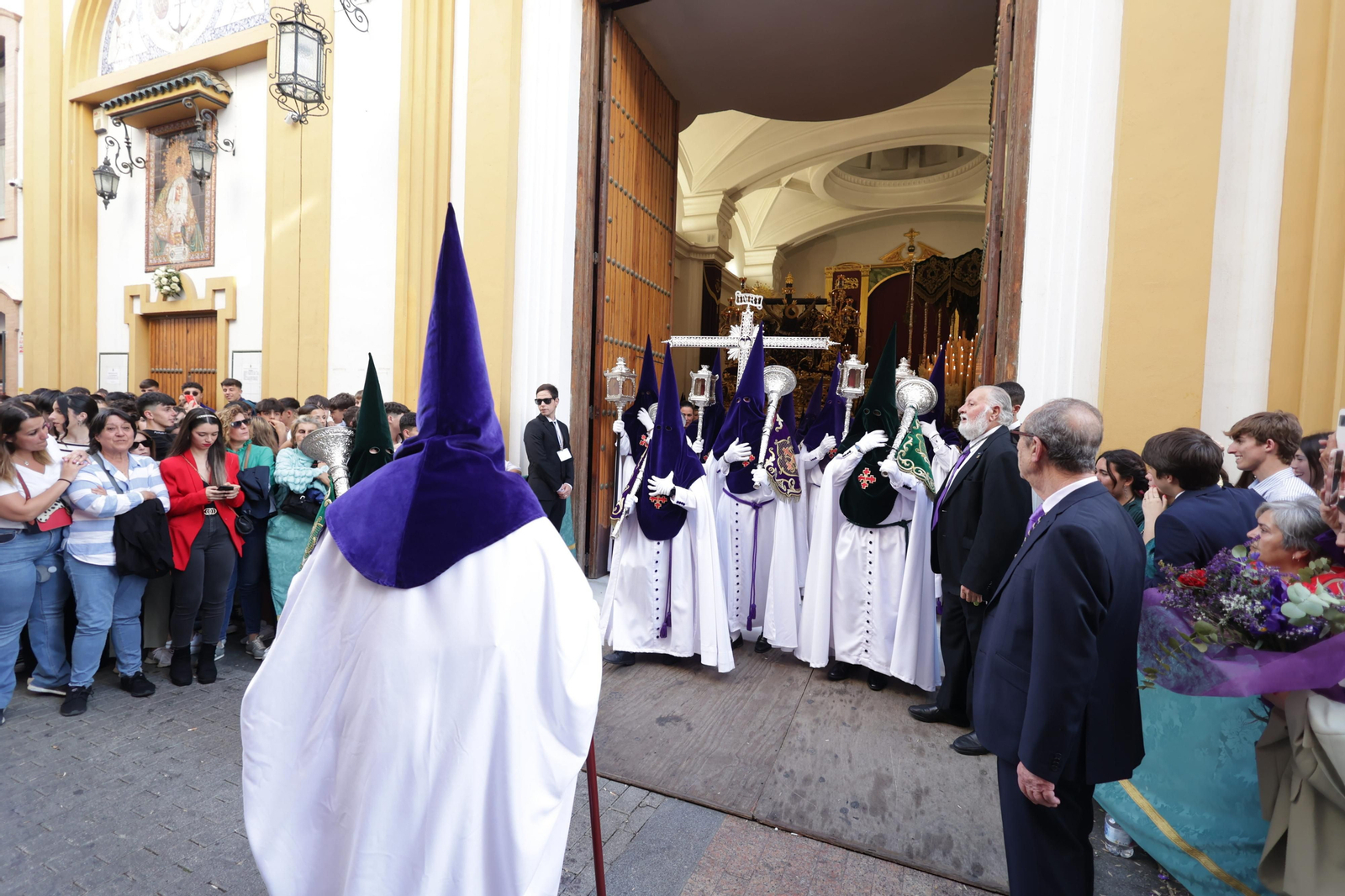 La Hermandad de la Esperanza en la Semana Santa de Huelva 2023, en imágenes
