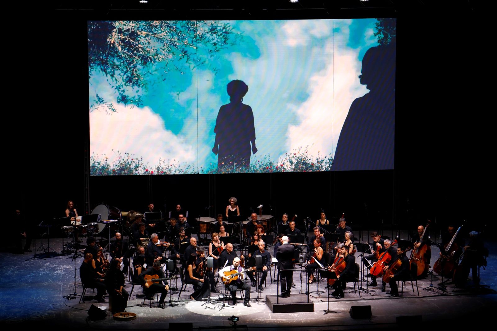 El Festival de la Guitarra de Córdoba abre con un homenaje a Manolo Sanlúcar, en imágenes