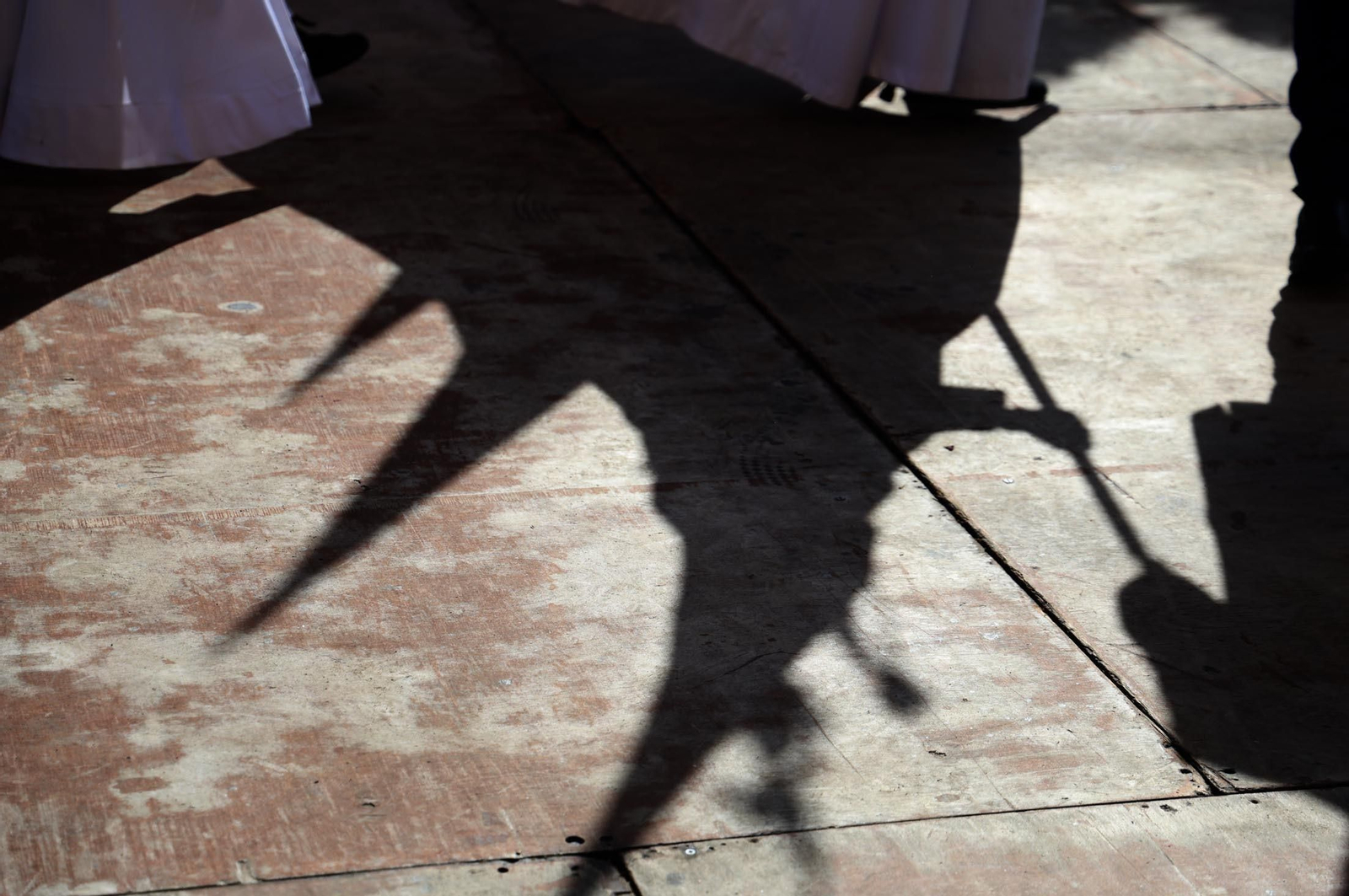 Las mejores imágenes del Lunes Santo en Huelva: Hermandad de las Tres Caídas