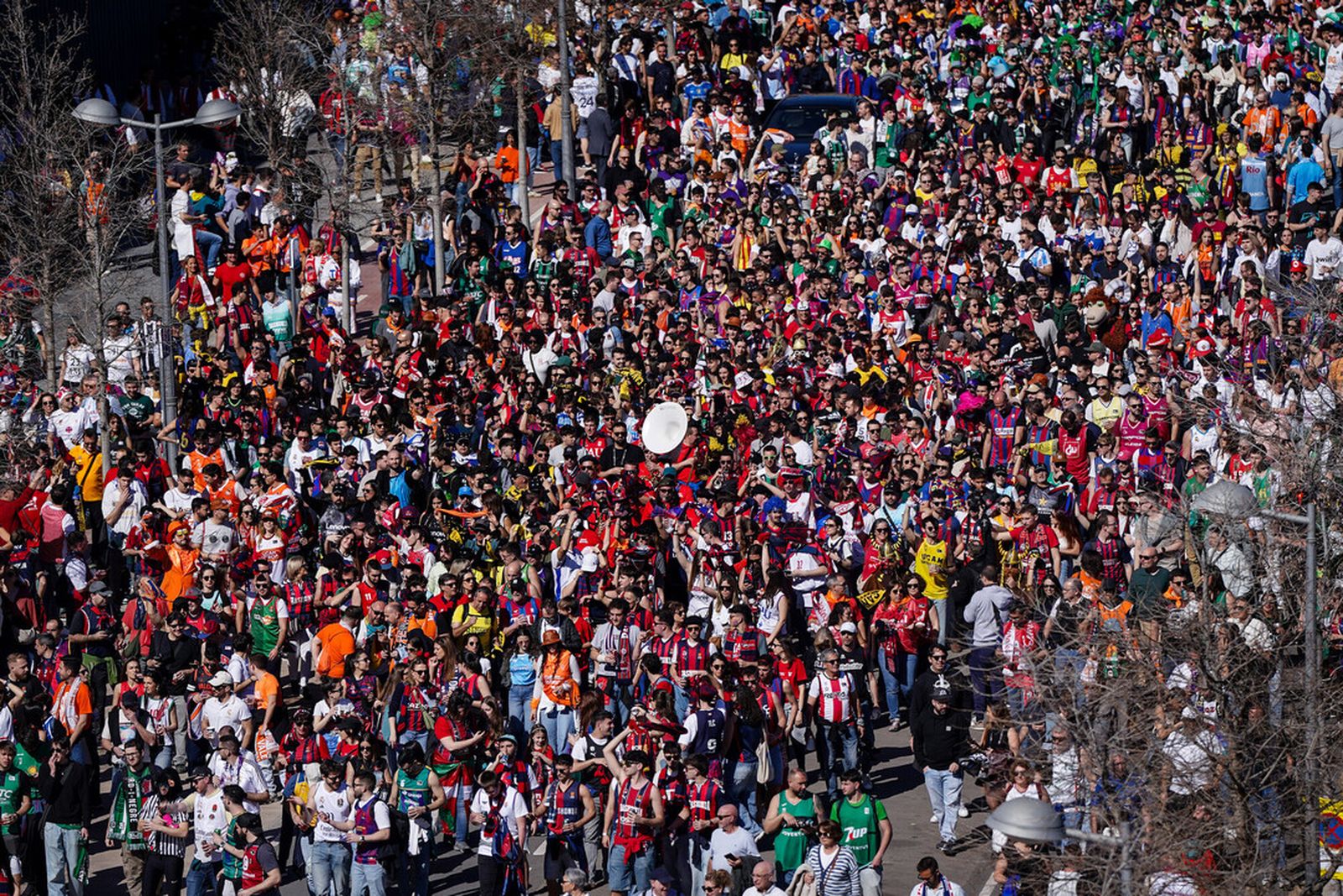 Las fotos del encuentro de aficiones de la Copa del Rey de Valencia