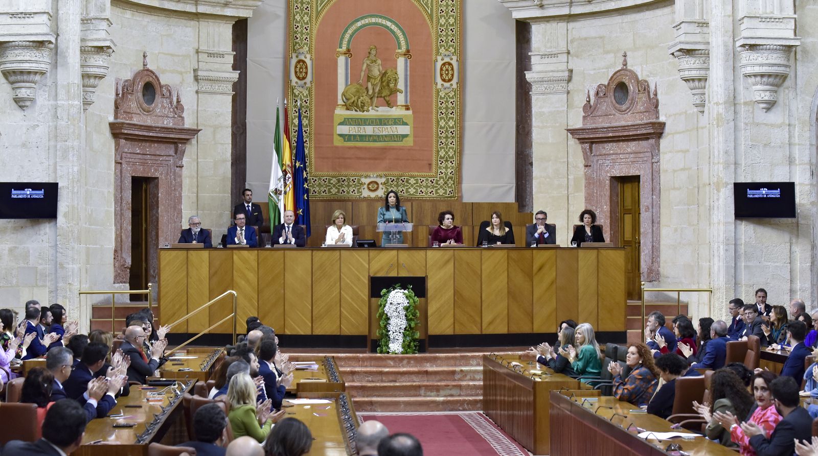Marta Bosquet interviene durante el Pleno institucional del 28-F