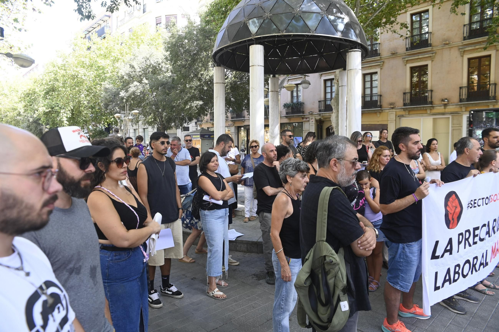 Las imágenes de la concentración de los trabajadores del sector social en Córdoba para denunciar su precariedad