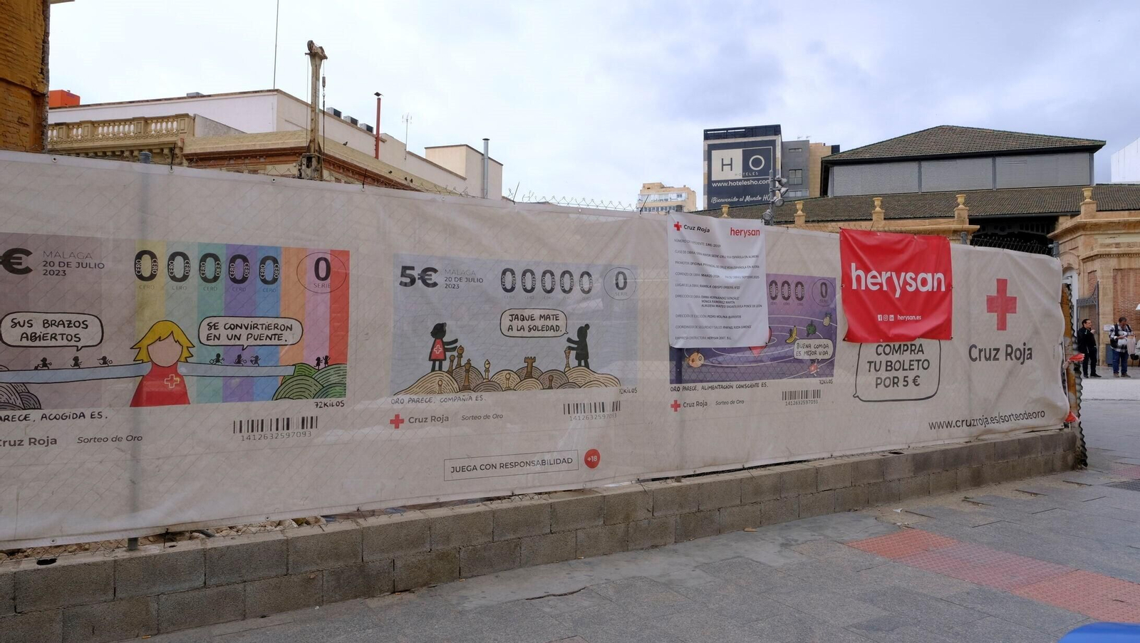 Solar de la futura sede de Cruz Roja, junto al Mercado