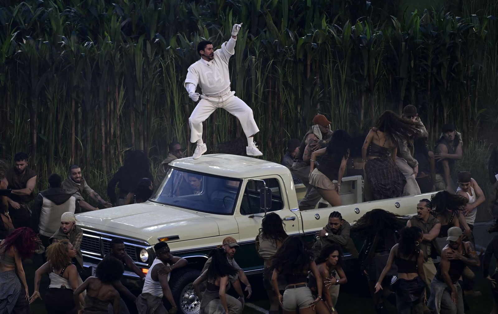 Las mejores fotos de la Super Bowl con la actuación de Bad Bunny