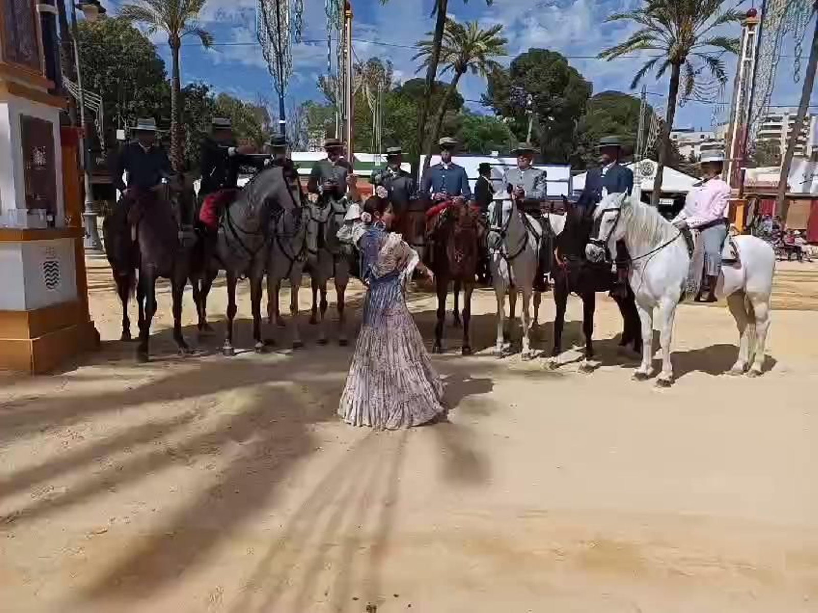 Sevillanas rocieras para celebrar el Caballo de Oro de Jerez Sevillanas rocieras para celebrar el Caballo de Oro de Jerez