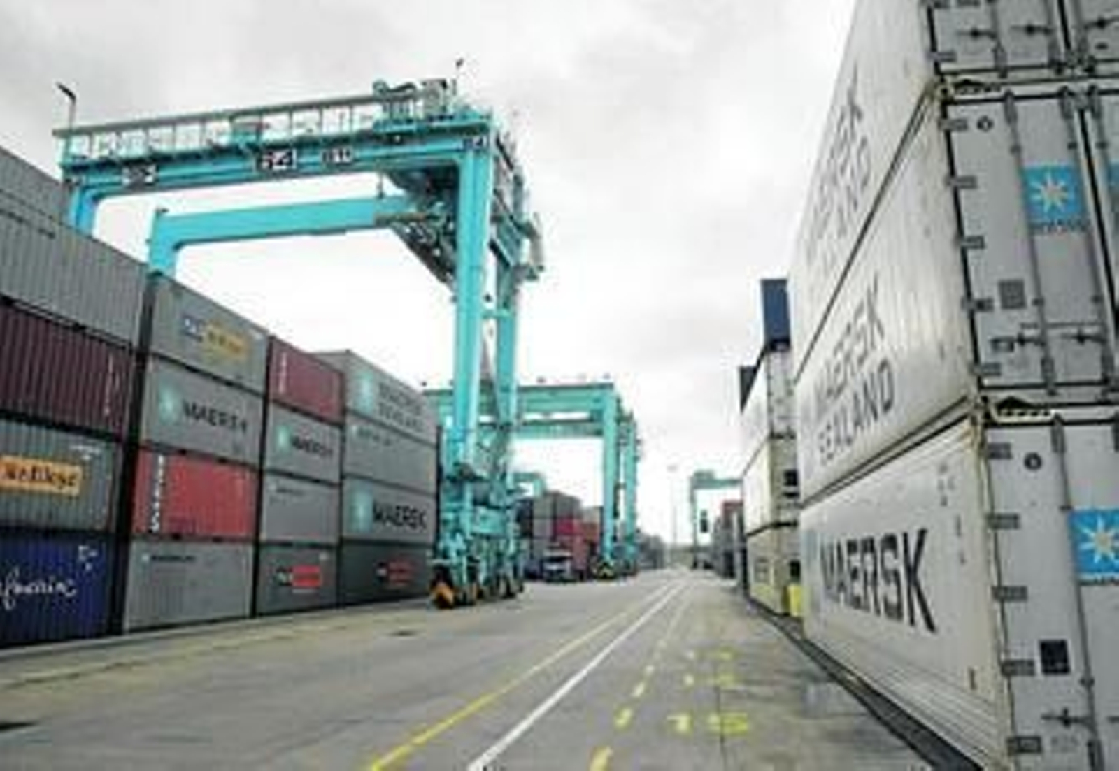 El patio de contenedores de APM Terminals, en una imagen de archivo.