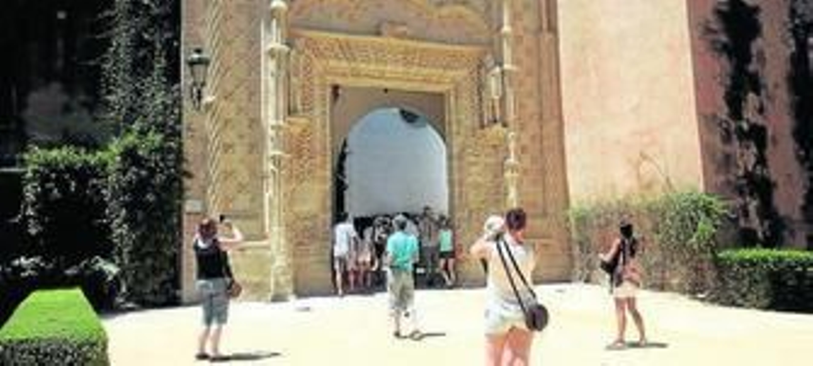 El Alcázar reestrena su Puerta de Marchena