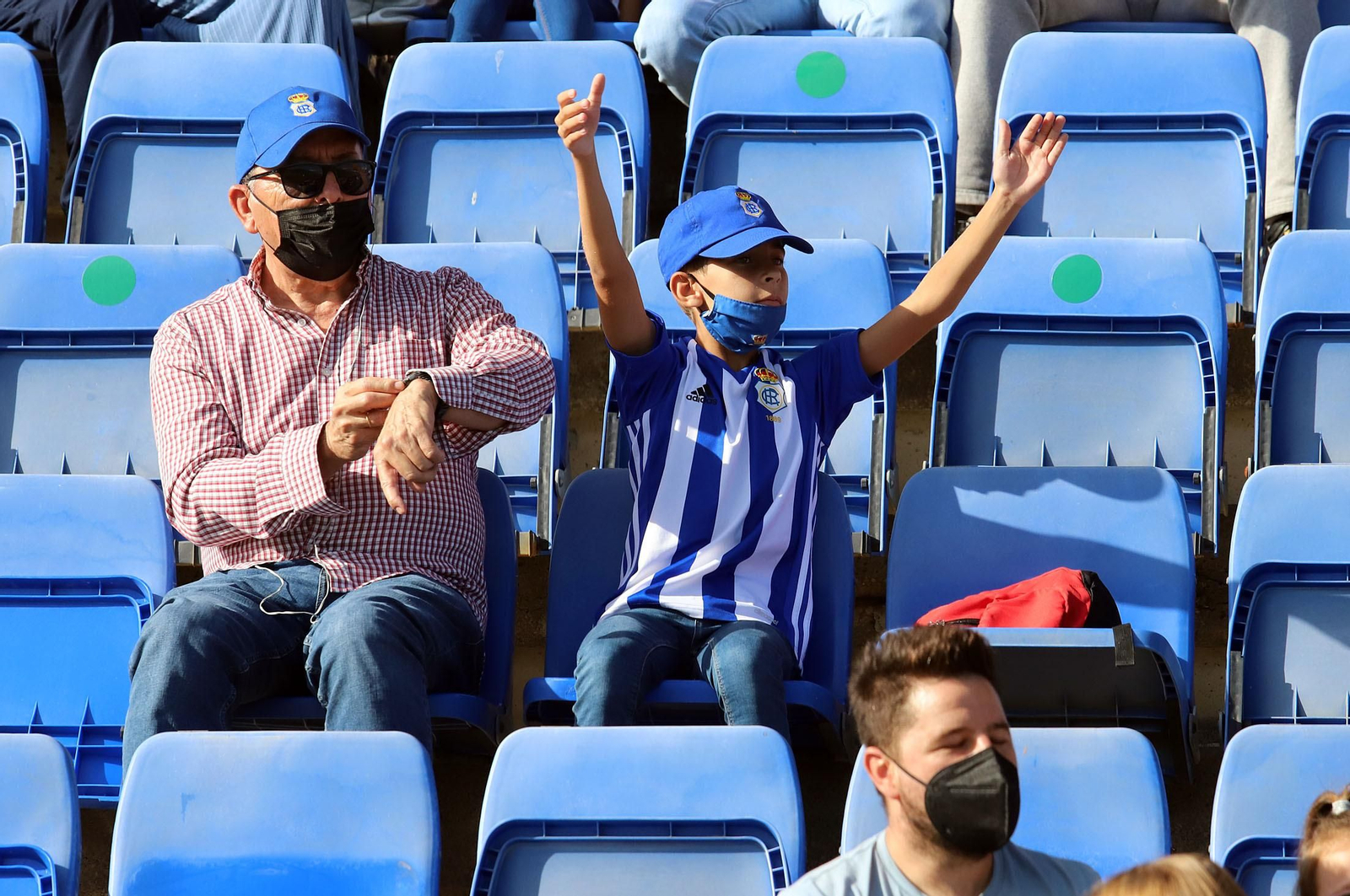 Imágenes de la mejor afición en el Recre-Gerena