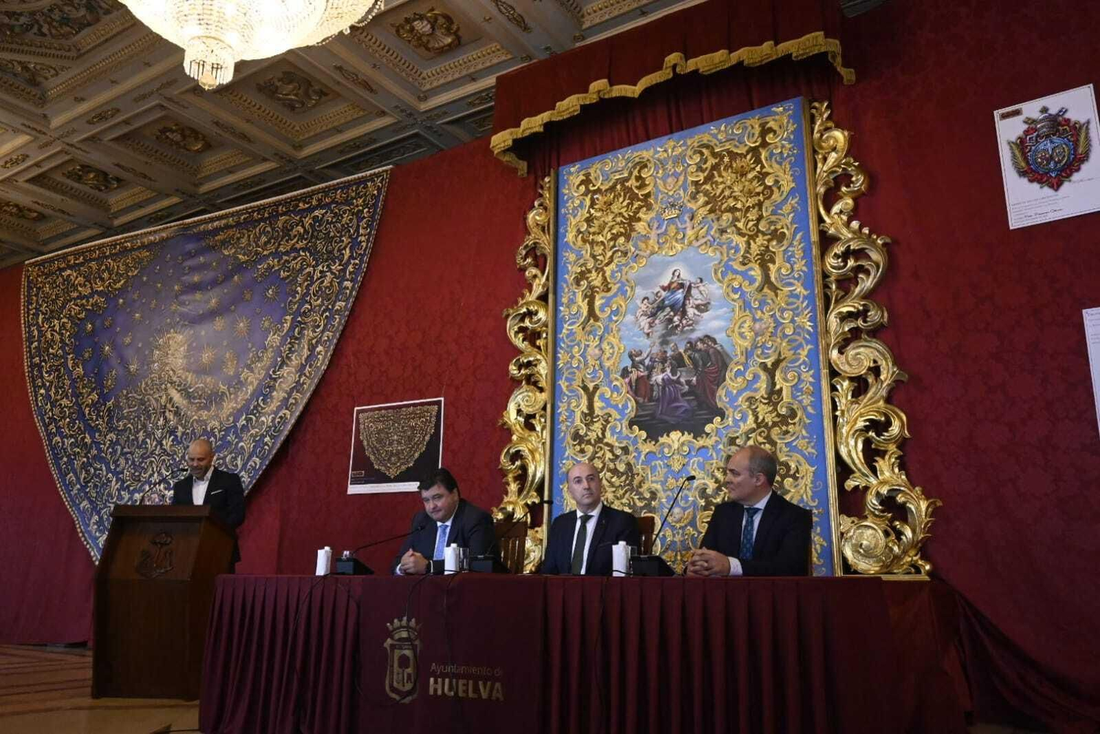 Las mejores imágenes del nuevo palio de la Virgen de los Ángeles de Huelva