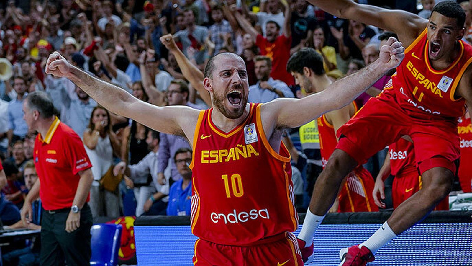 Quino Colom celebra un triunfo con España.