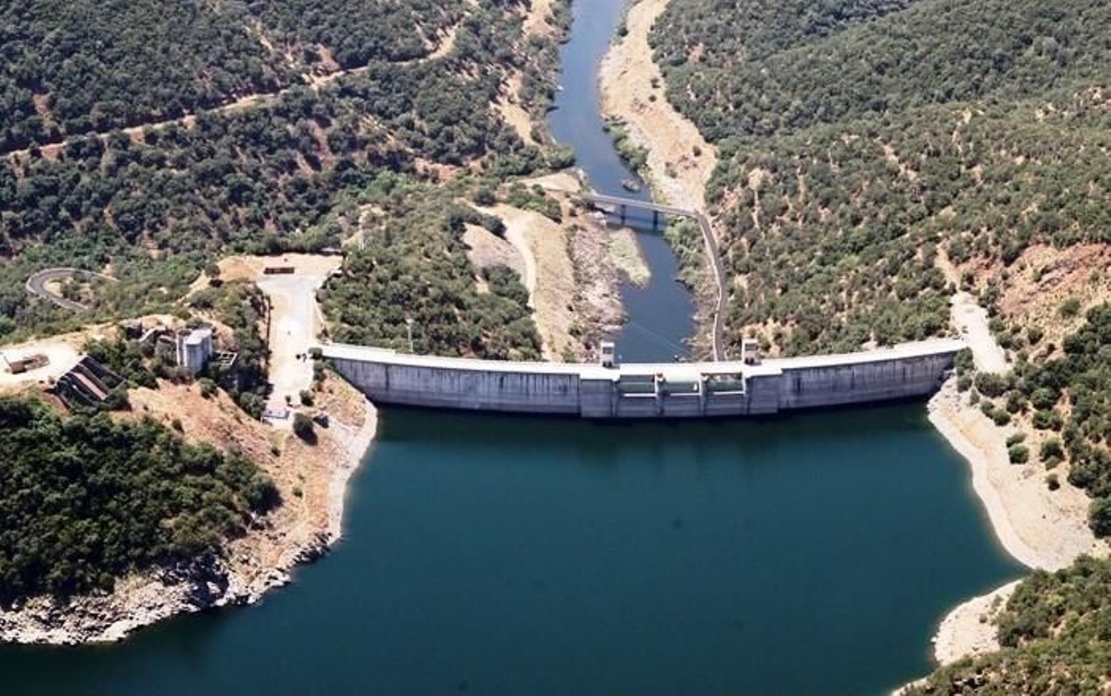 El embalse de Bembézar abastece a 17 municipios del Consorcio de Aguas Plan Écija.