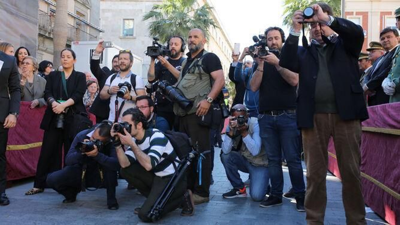 Así fue la procesión del Cristo de la Vera+Cruz acompañado por la Legión en el año 2019