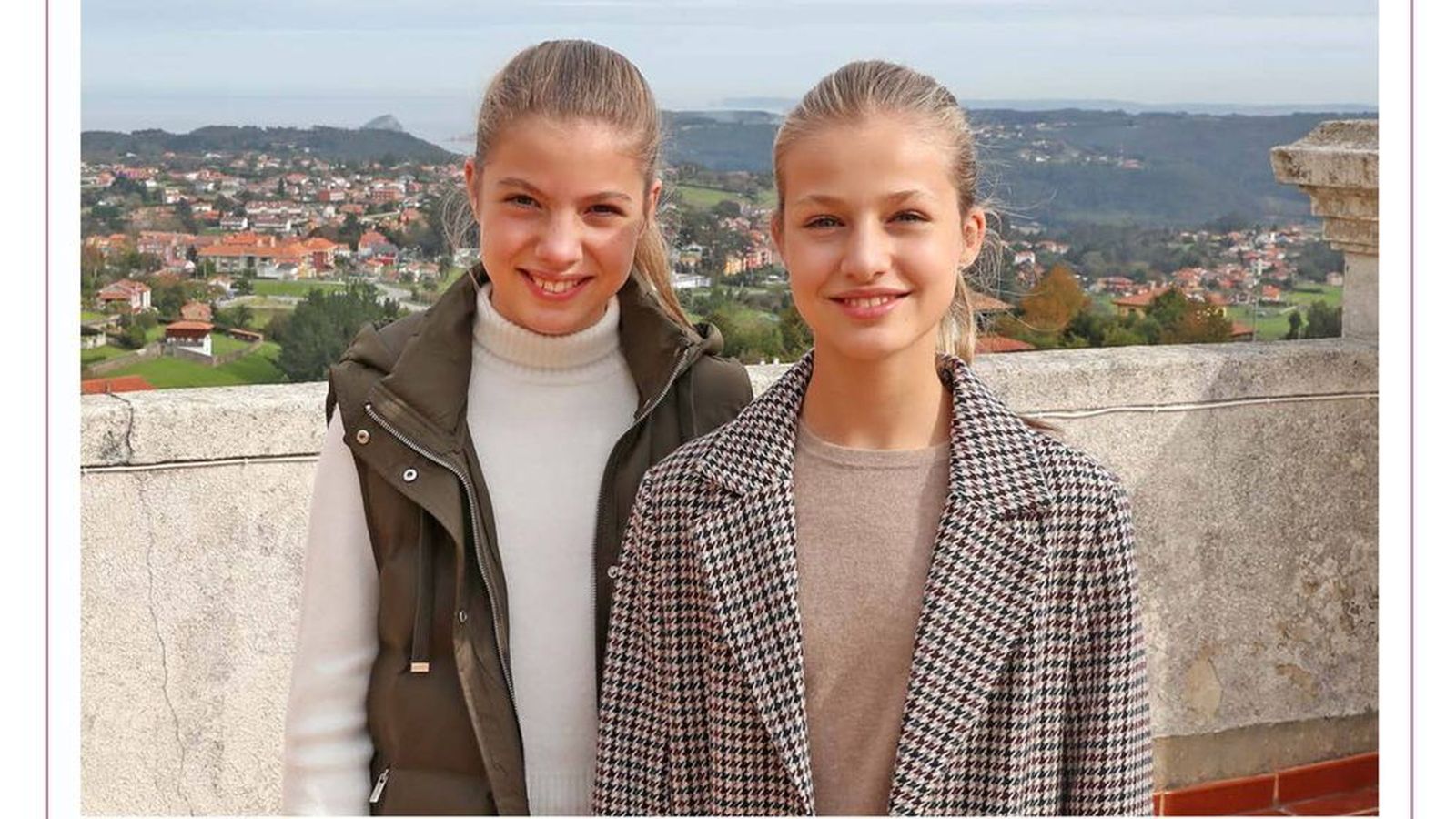 La princesa Leonor y la infanta Sofía, en el 'christmas' del año pasado.