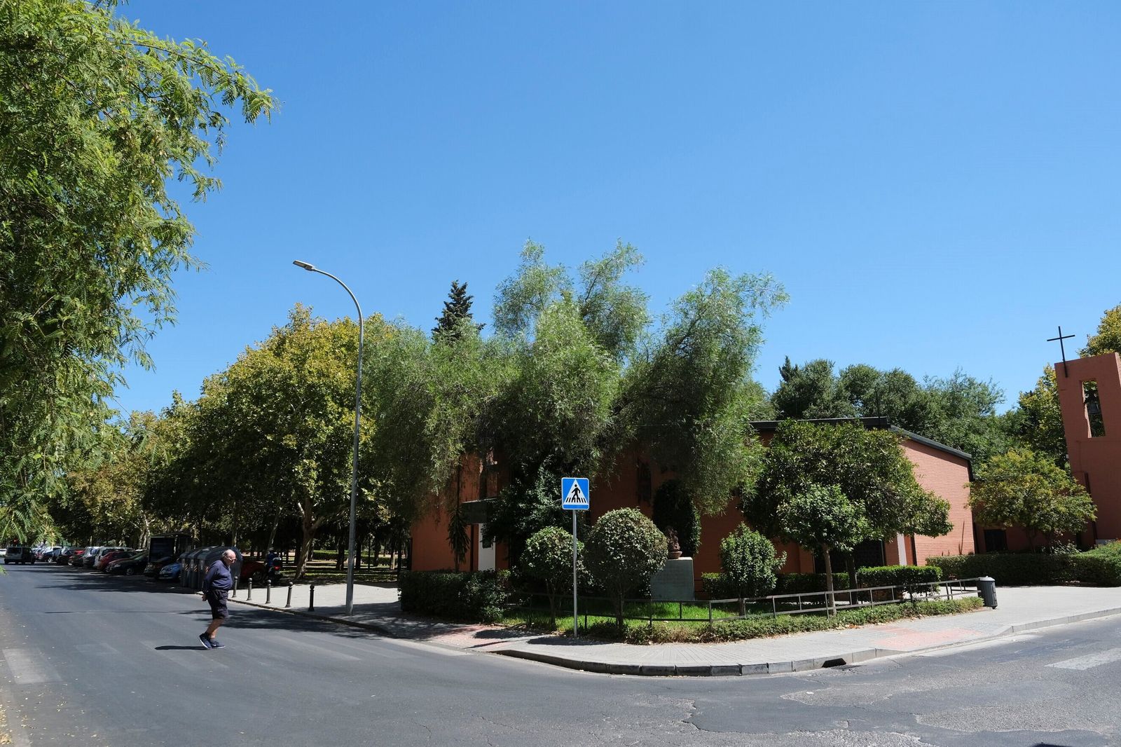 Un paseo en imágenes por el barrio cordobés del Parque Cruz Conde a finales de agosto