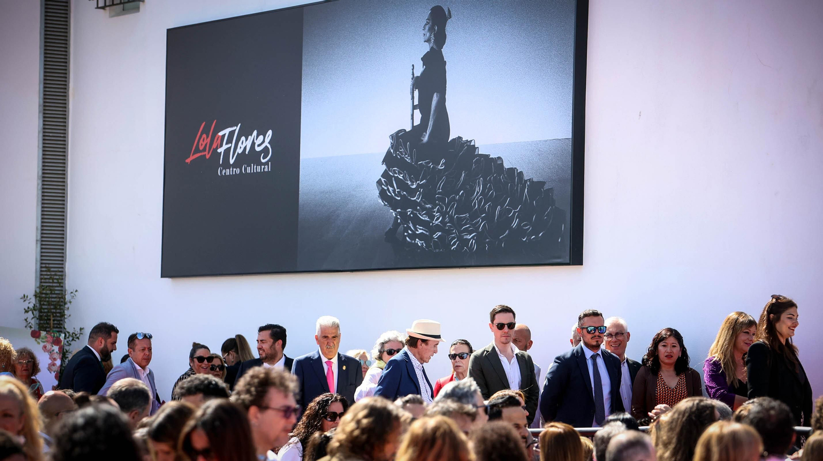 Toda la familia de Lola Flores y muchos famosos en Jerez en la inauguración de su Centro Cultural Toda la familia de Lola Flores y muchos famosos en Jerez en la inauguración de su Centro Cultural