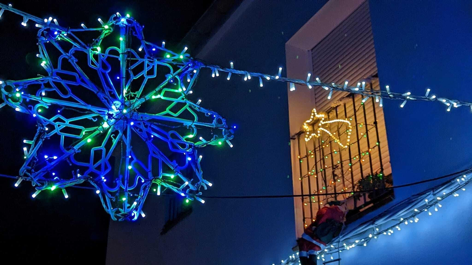 Las bellas fachadas navideñas de Corteconcepción