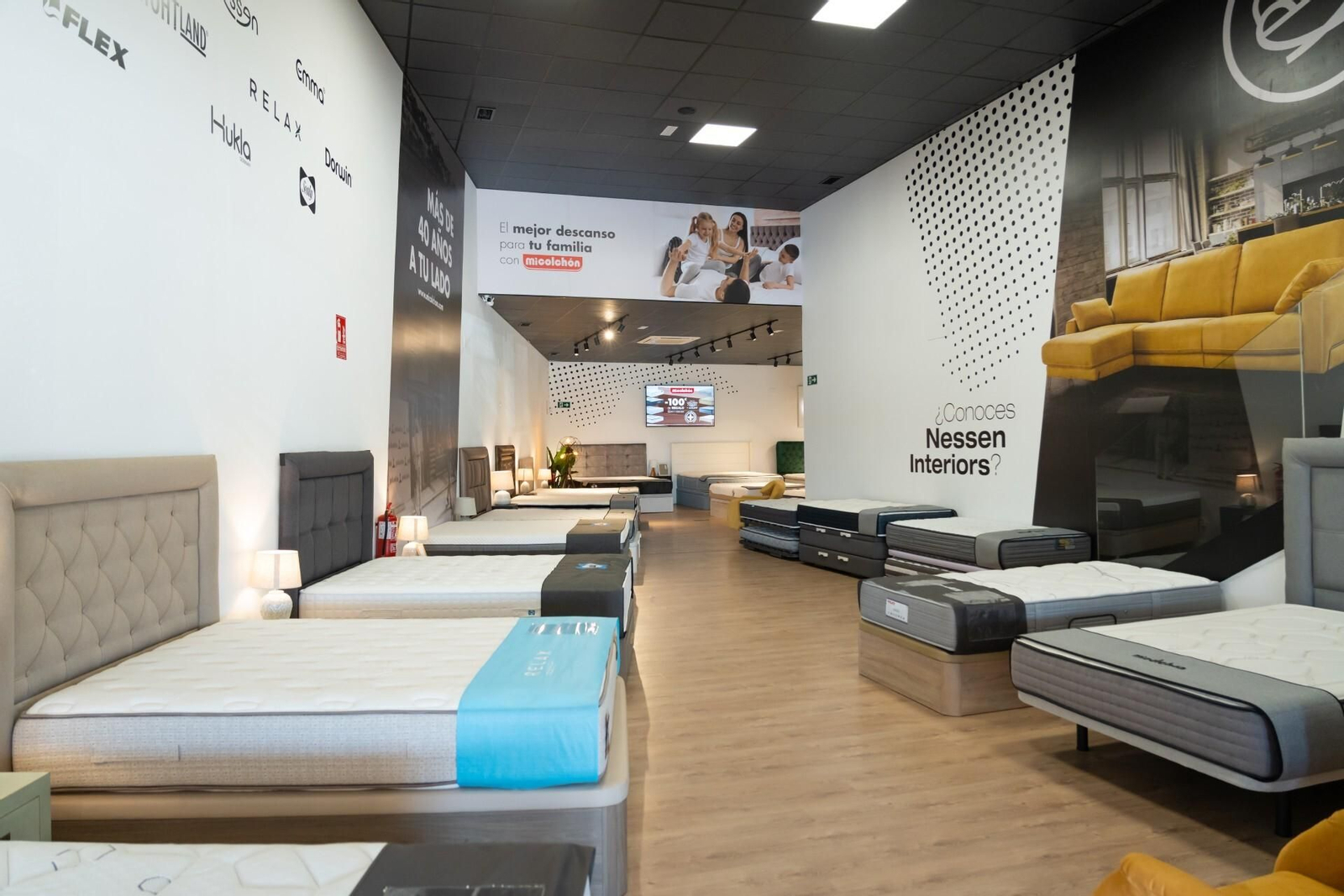 El interior de una tienda MiColchón.