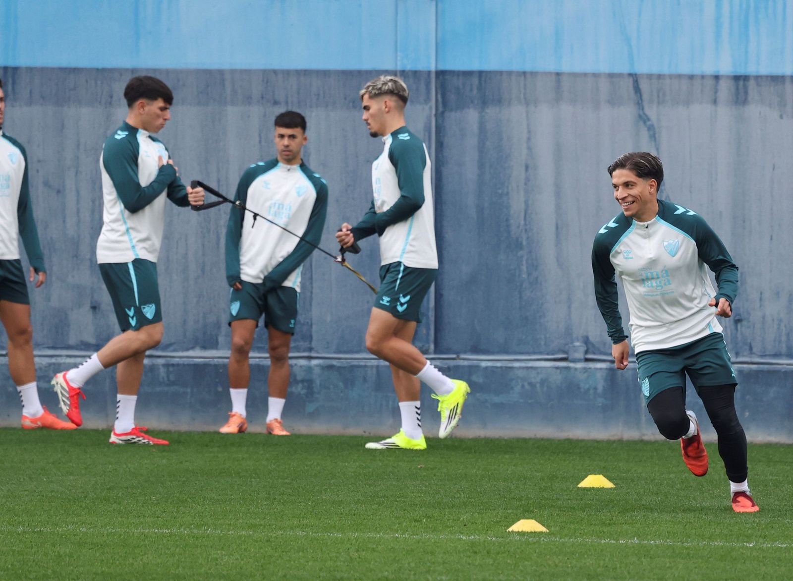 El Málaga CF vuelve al tajo sin Lobete en una semana eterna