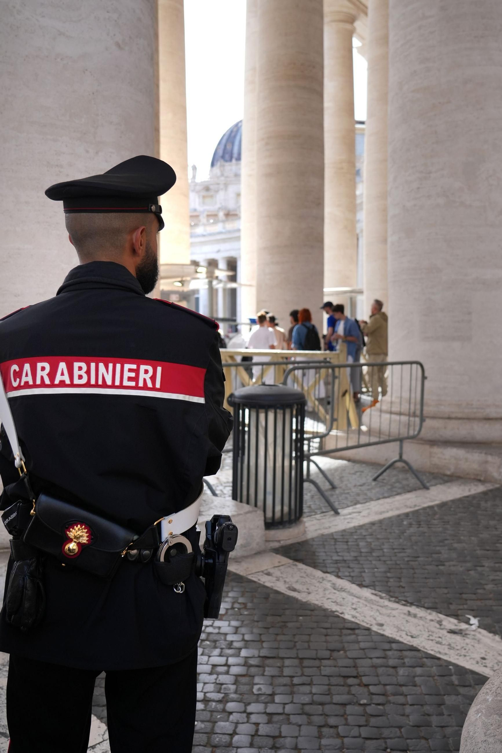 Fotos del ambiente en Roma tras la muerte del papa Francisco