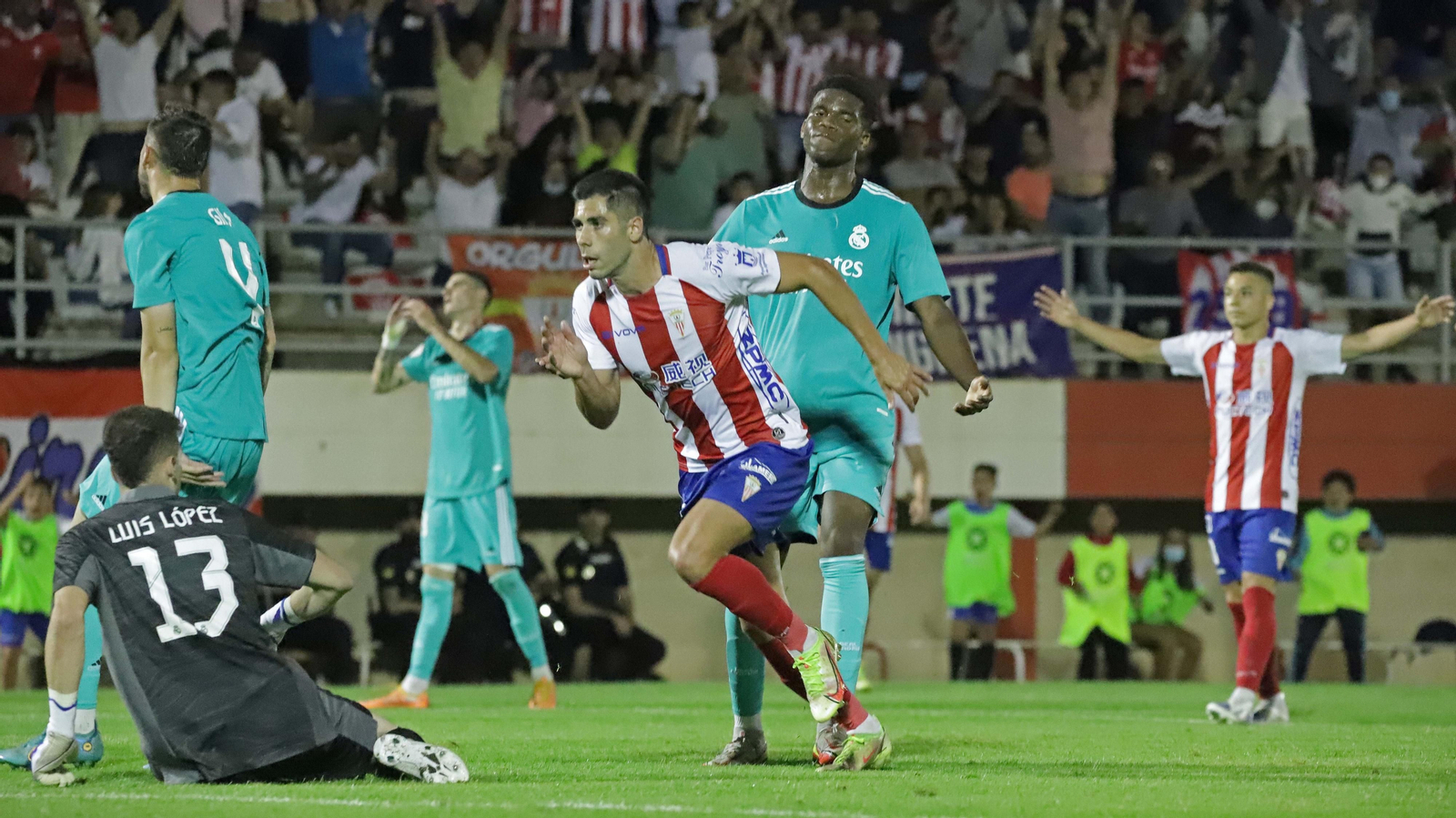 Roni, nada más marcar el empate ante el Castilla.
