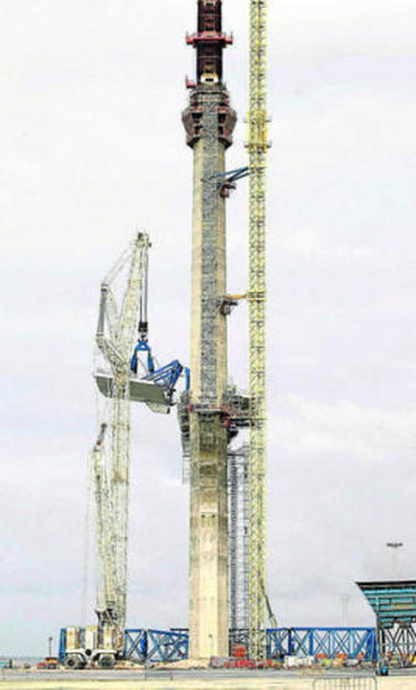 La segunda dovela, en su intento por acoplarse a la pila 13 antes de la rotura.