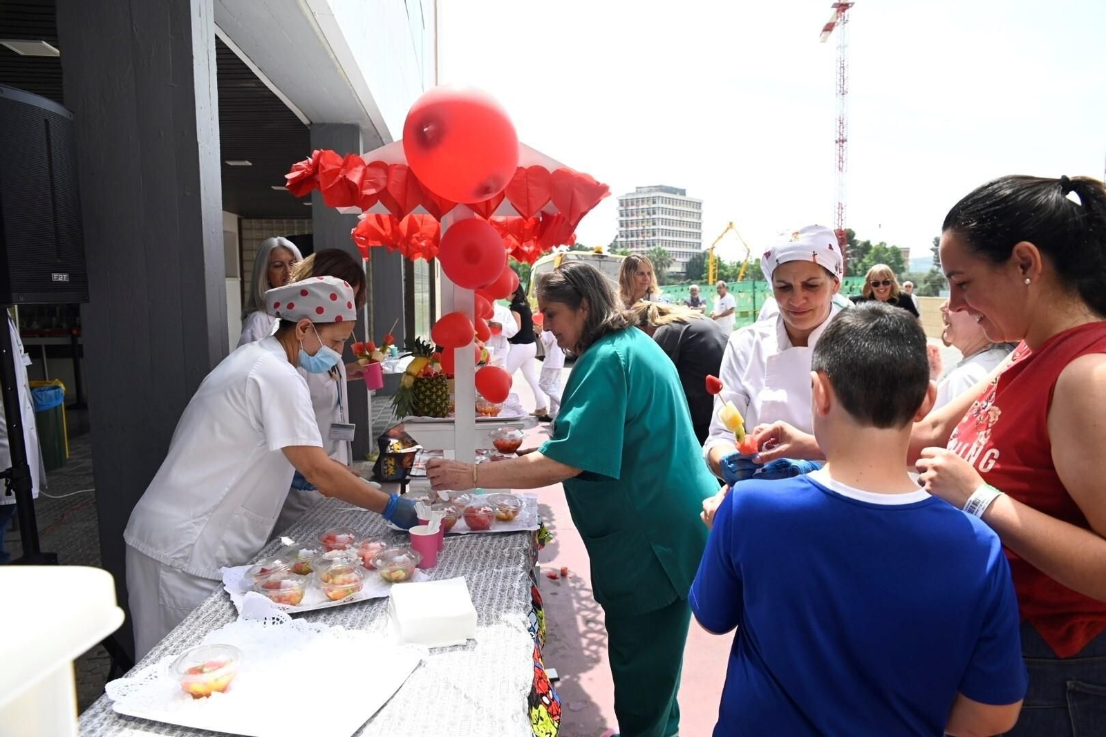 El Hospital Reina Sofía de Córdoba homenajea a los niños hospitalizados, en imágenes