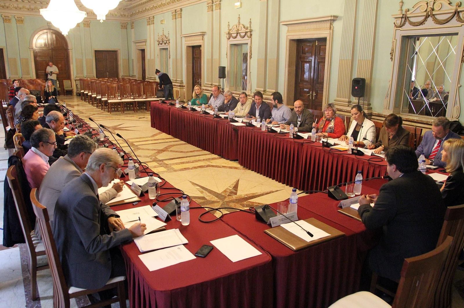 Imágenes de la reunión de la Mesa de Fosfoyesos