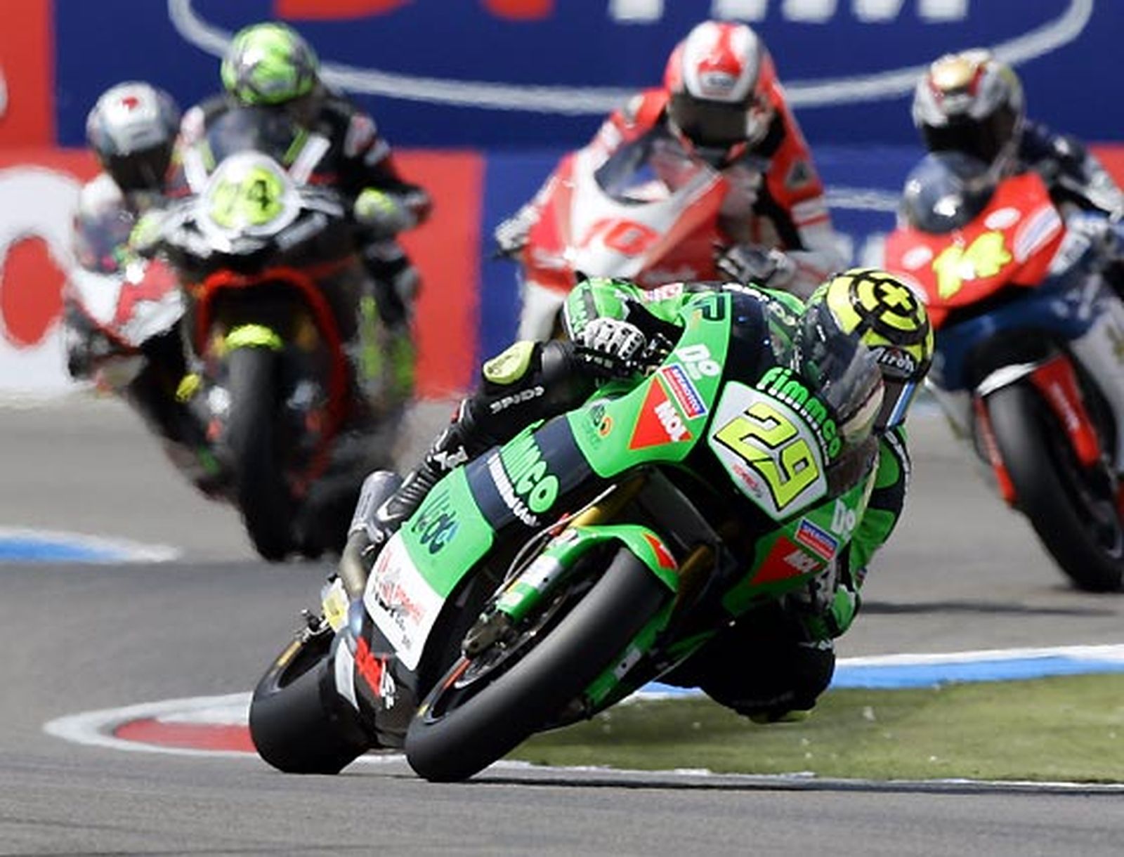 Andrea Iannone, en cabeza.

Foto: Efe / Afp Photo / Reuters