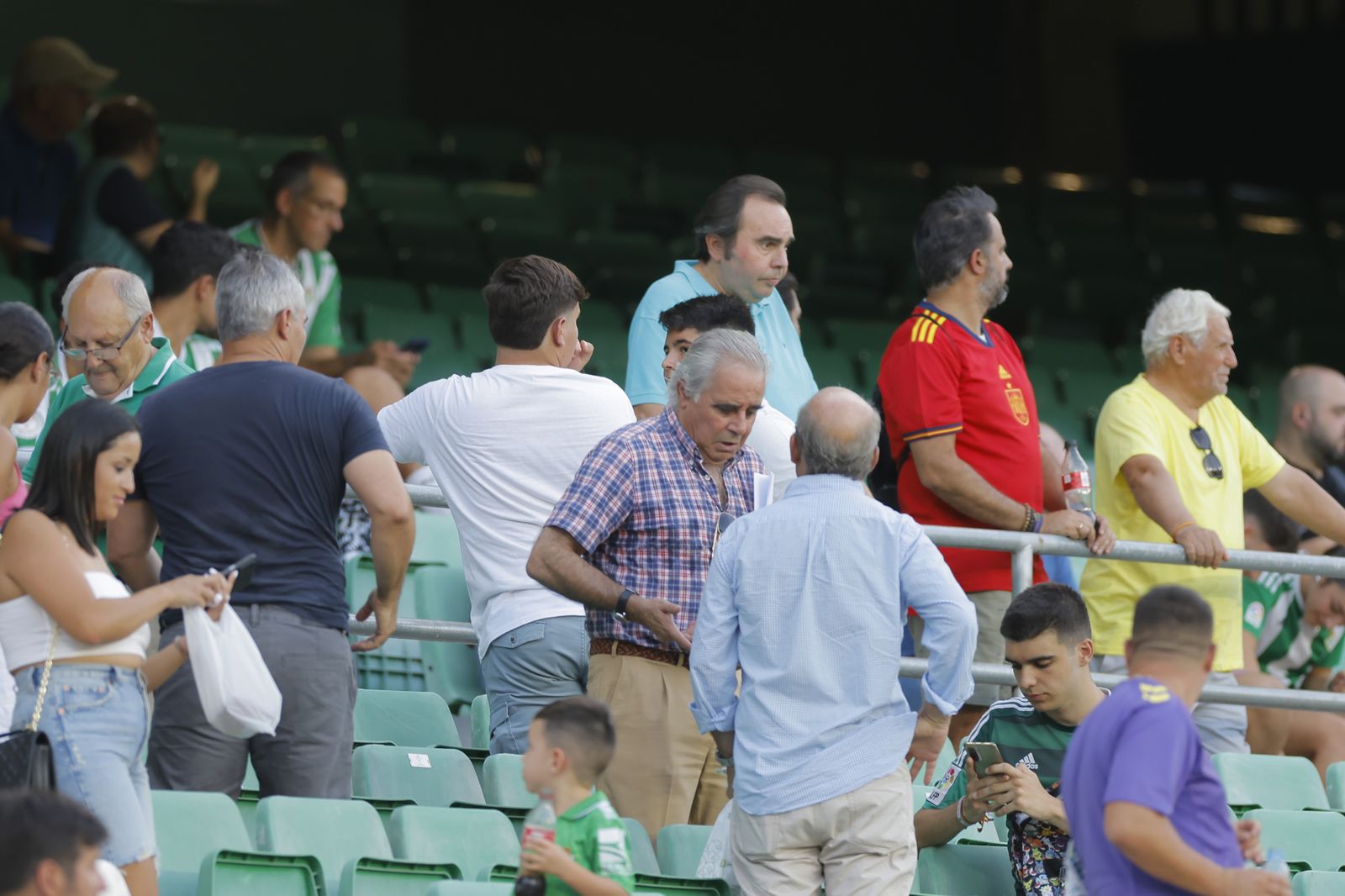 Búscate en las fotos del Betis-Atlético de Madrid