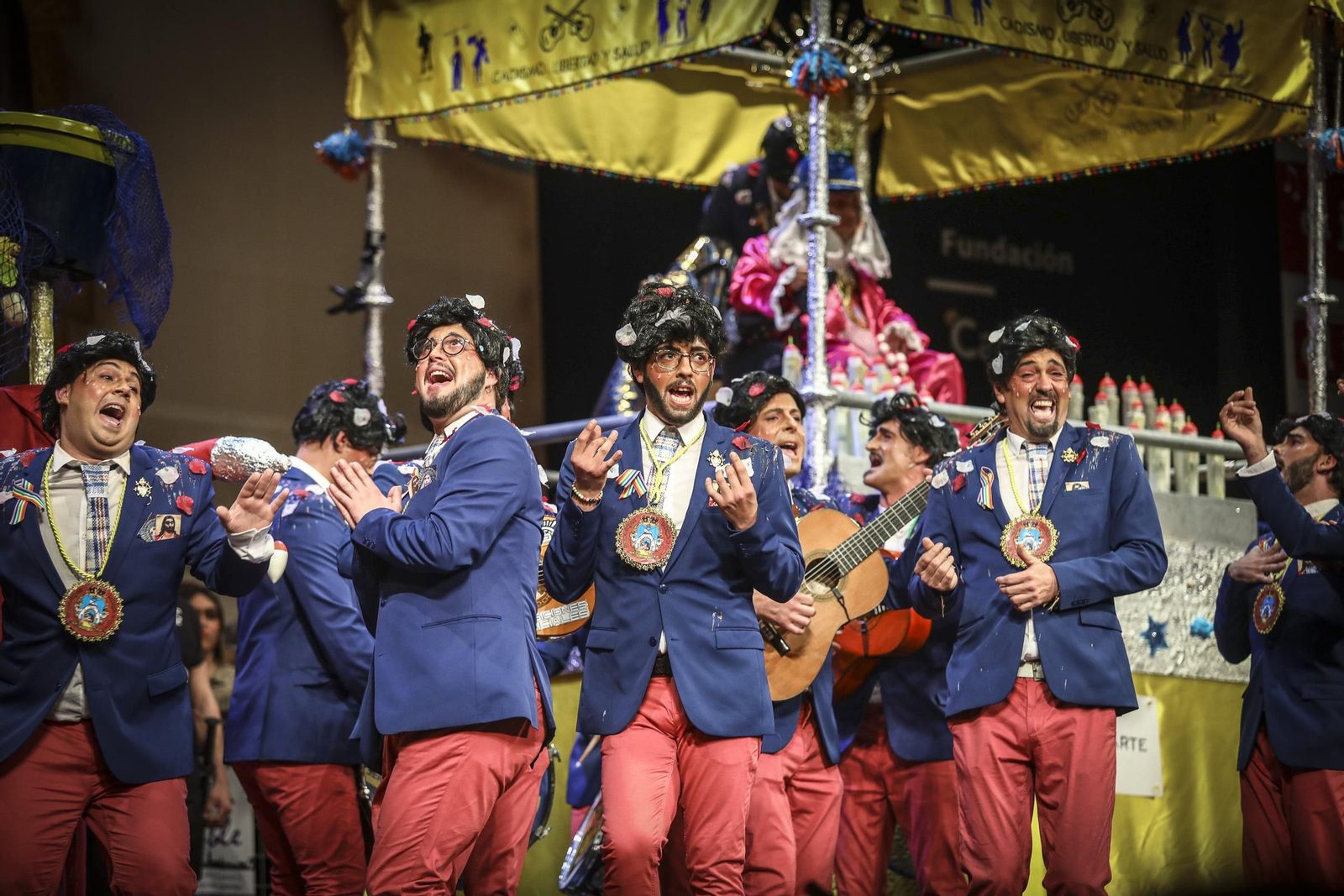 Chirigota Aquí estamos de paso